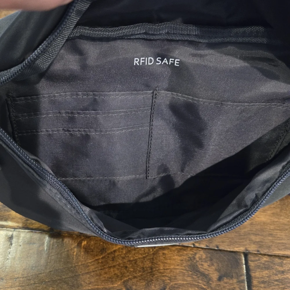 NWT Foldie Crossbody Bag Grey - Picture 10 of 10